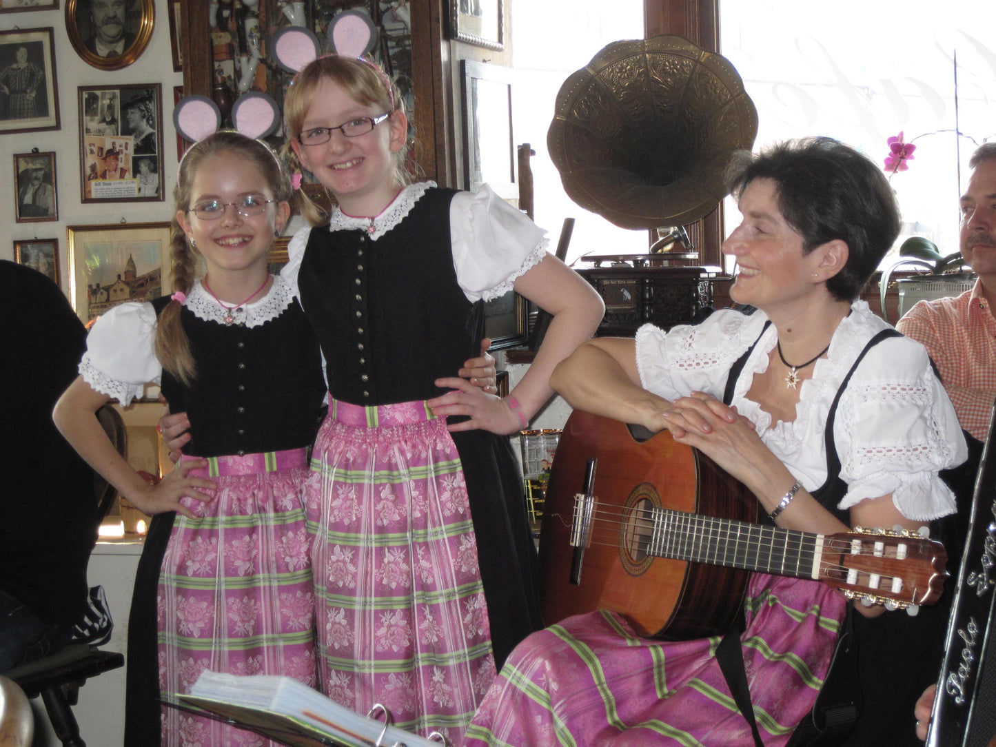 Die ersten vier Abenteuer vom Professor Grau + fröhliche Musik zum Mitsingen